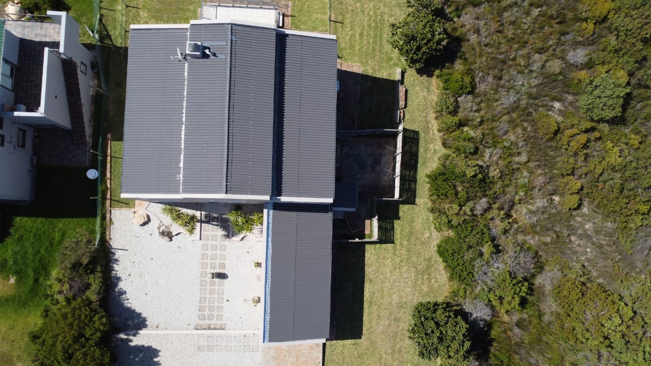 Blog - Your Best Local Roofing Service Painting Techniques for Creating a Striped Wall